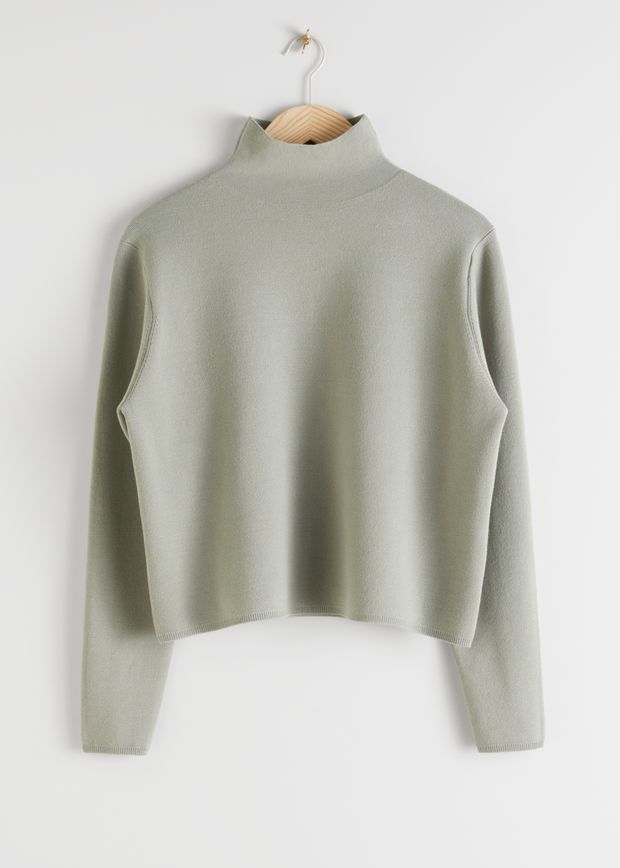 Cropped Relaxed Fit Turtleneck