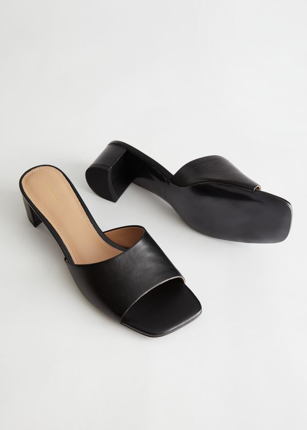 Ledersandalen in Carré-Form mit Absatz