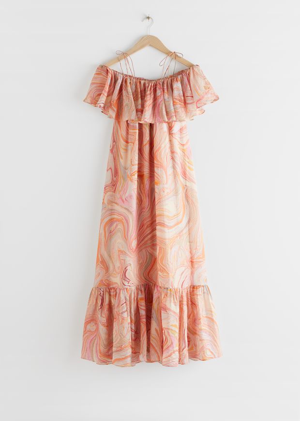 Voluminöses, schulterfreies Maxikleid