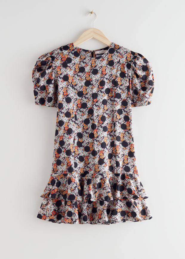 Gerüschtes Minikleid mit Puffschultern